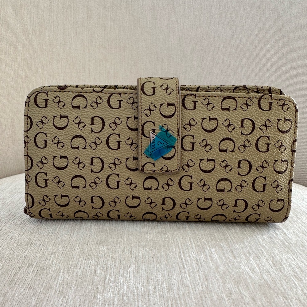 NWT GUESS Los Angeles Vintage Wallet Brown & Tan
